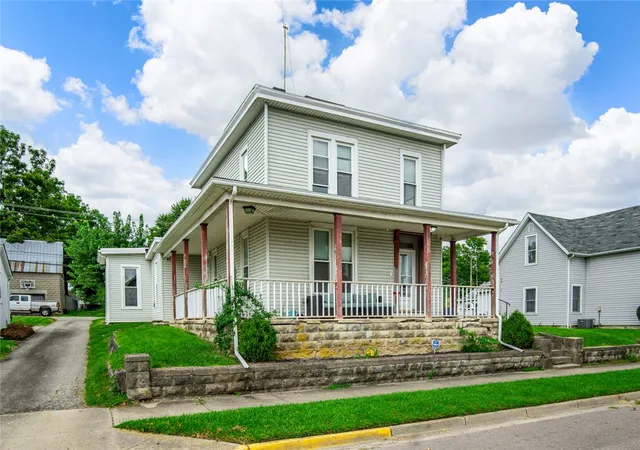 Photo 3 of Single family home for sale at 507 S Commerce St, Lewisburg, OH 45338 | MLS# 966834 | Listing updated on 2026-09-05