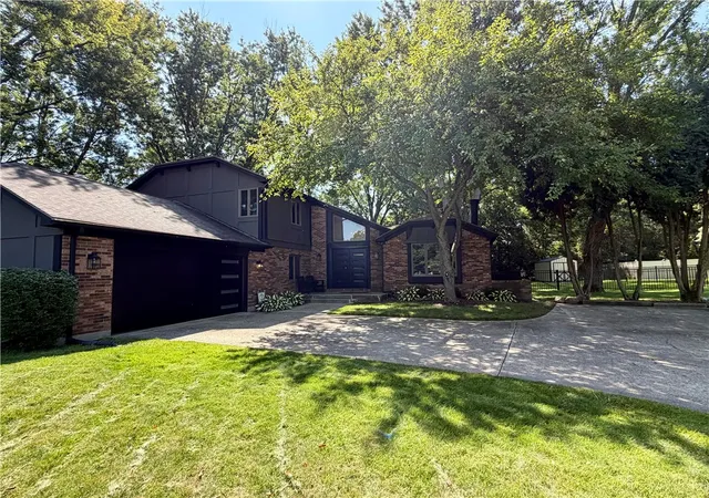 Photo 4 of Single family home for sale at 10100 Polo Ct, Dayton, OH 45458 | MLS# 967743 | Listing updated on 2026-09-04