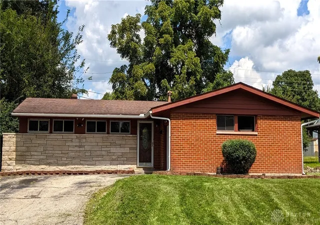 Single family home for sale at 4673 Hedgewood Dr, Dayton, OH 45406 | MLS# 966210