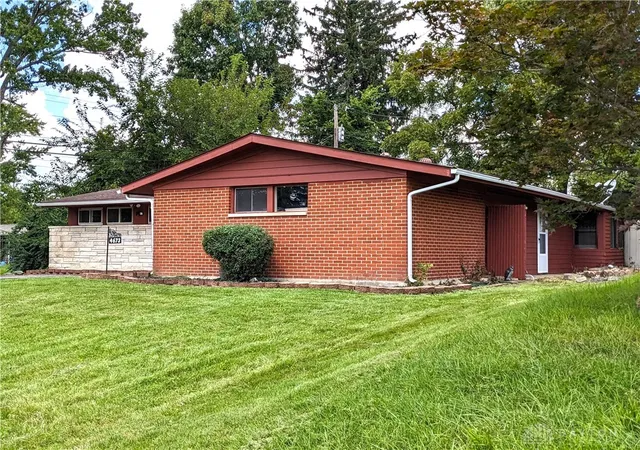 Photo 2 of Single family home for sale at 4673 Hedgewood Dr, Dayton, OH 45406 | MLS# 966210 | Listing updated on 2026-09-03