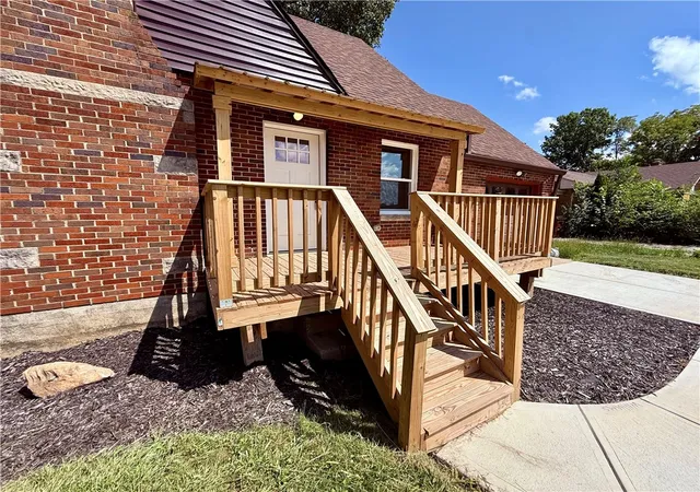 Photo 3 of Sale Pending at 524 S Main St, Englewood, OH 45322 | MLS# 967757 | Listing updated on 2026-09-02