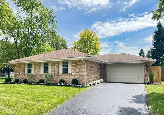 Photo 1 of Sale Pending at 1008 Old Stone Ct, Centerville, OH 45459 | MLS# 967706 | Listing updated on 2026-10-03
