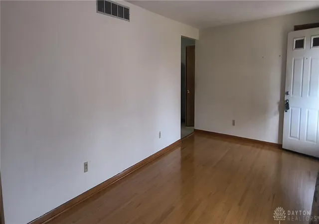 Photo 4 of Single family home for sale at 1321 Richmoor Rd, Springfield, OH 45503 | MLS# 967704 | Listing updated on 2026-09-15