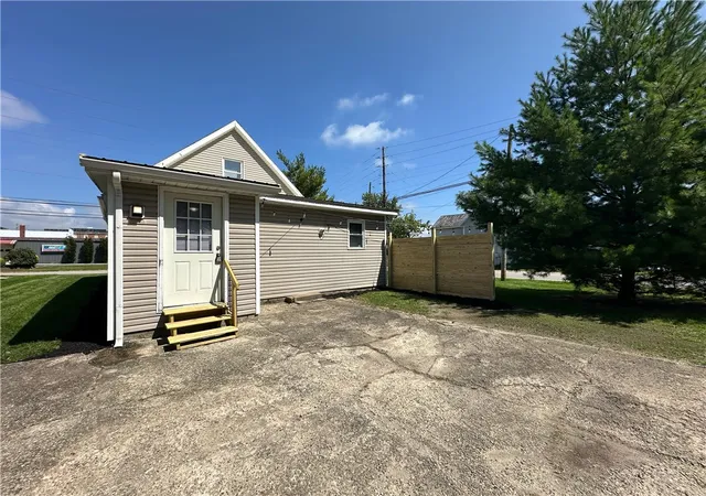 Photo 3 of Single family home for sale at 525 Sater St, Greenville, OH 45331 | MLS# 967758 | Listing updated on 2026-09-14