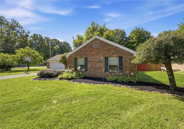Photo 2 of Single family home for sale at 3321 Pebble Creek Dr, Dayton, OH 45432 | MLS# 967450 | Listing updated on 2026-09-11