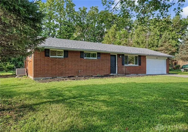 Photo 2 of Sale Pending at 3323 Claydor Dr, Beavercreek, OH 45431 | MLS# 967769 | Listing updated on 2026-08-30