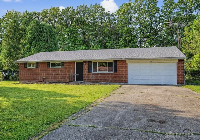Photo 4 of Sale Pending at 3323 Claydor Dr, Beavercreek, OH 45431 | MLS# 967769 | Listing updated on 2026-08-30