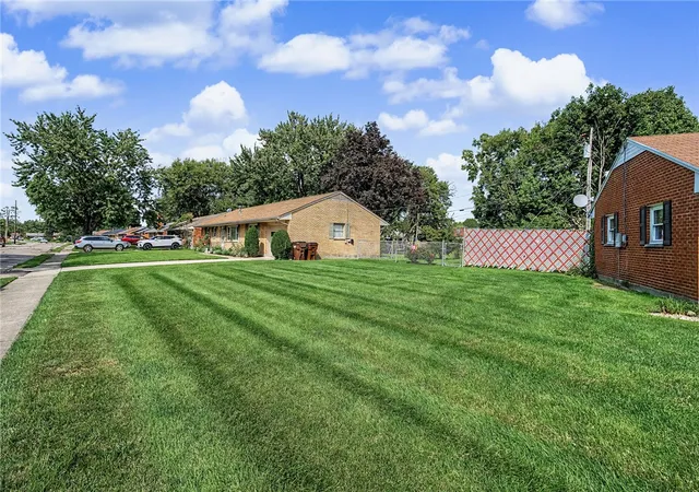 Photo 3 of Single family home for sale at 301 Carol Ln, Englewood, OH 45322 | MLS# 967399 | Listing updated on 2026-09-08