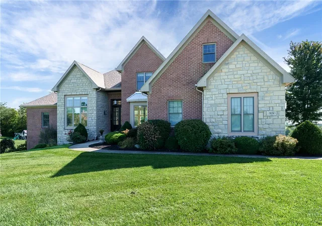 Photo 2 of Sale Pending at 7828 Country View Ln, Brookville, OH 45309 | MLS# 967829 | Listing updated on 2026-09-19