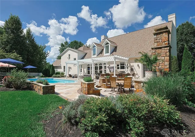 Photo 3 of Single family home for sale at 5512 Charleston Woods Dr, Liberty Township, OH 45044 | MLS# 967875 | Listing updated on 2026-09-10