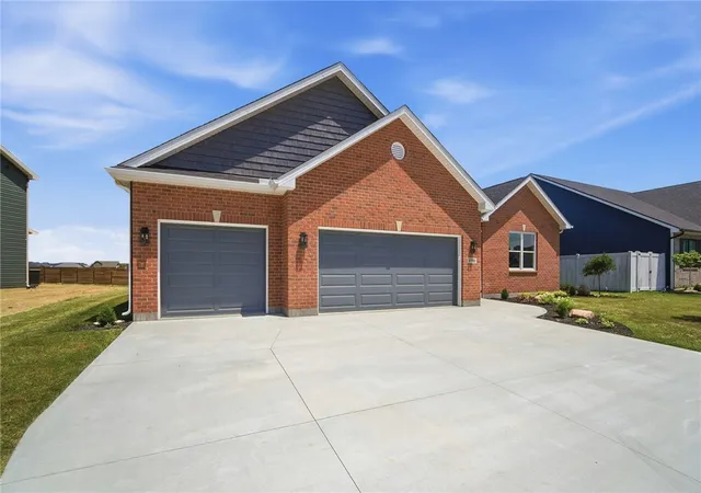 Photo 2 of Single family home for sale at 2761 Executive Dr, Troy, OH 45373 | MLS# 967238 | Listing updated on 2026-08-31