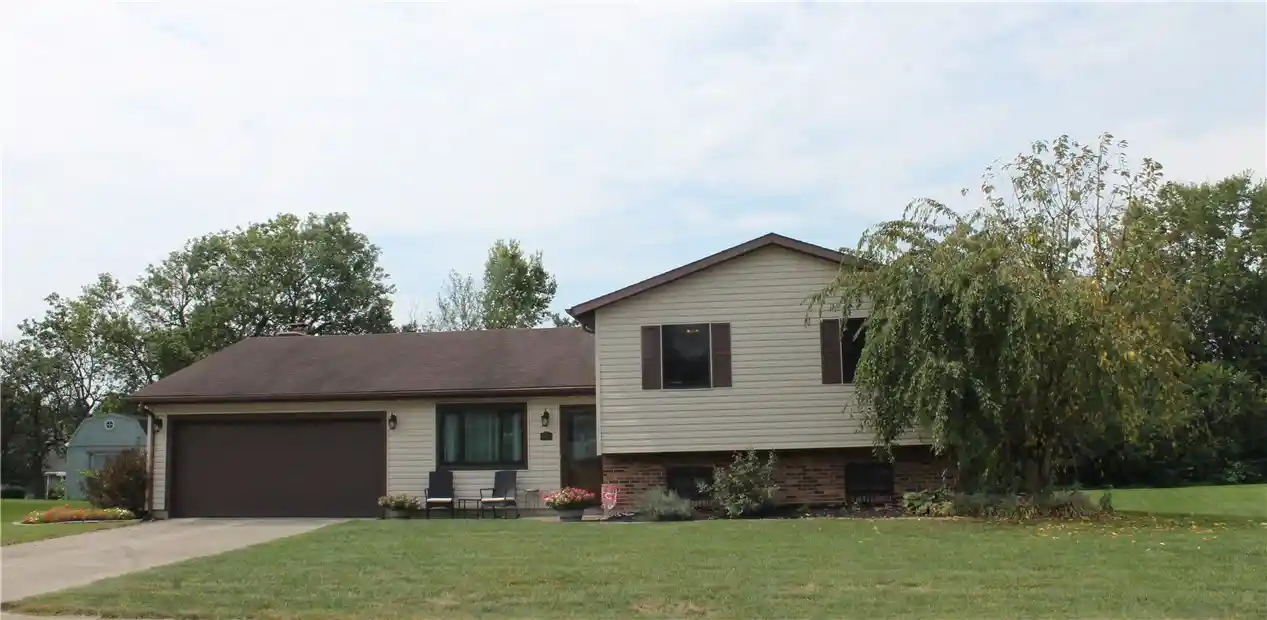Single family home for sale at 2022 El Camino Dr, Xenia, OH 45385 | MLS# 967861