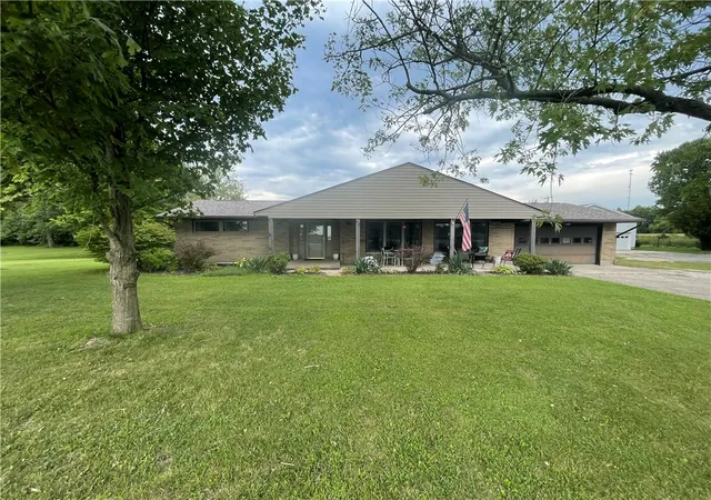 Single family home for sale at 468 Kiser Lake Rd, Saint Paris, OH 43072 | MLS# 967860