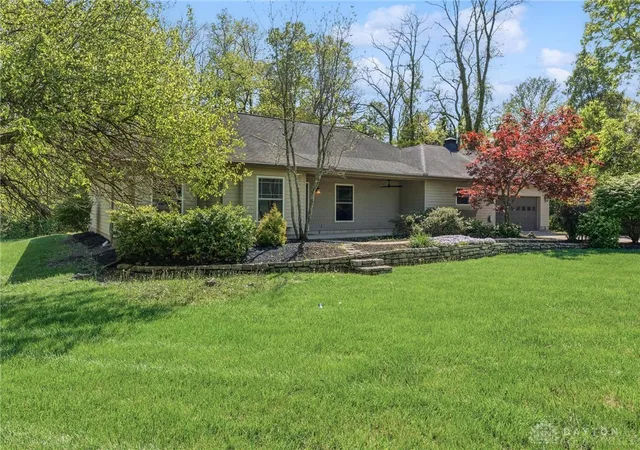 Photo 2 of Single family home for sale at 1962 E Spring Valley Pike, Dayton, OH 45458 | MLS# 967897 | Listing updated on 2026-09-13