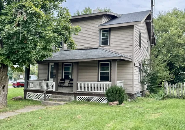 Single family home for sale at 826 N Belmont Ave, Springfield, OH 45503 | MLS# 967761