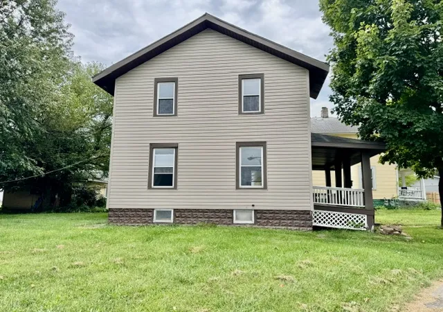 Photo 2 of Single family home for sale at 826 N Belmont Ave, Springfield, OH 45503 | MLS# 967761 | Listing updated on 2026-09-10