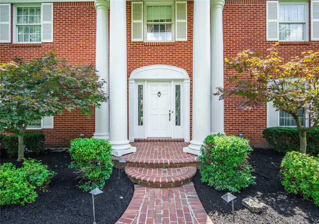 Photo 3 of Sale Pending at 1010 Brittany Hills Dr, Dayton, OH 45459 | MLS# 967817 | Listing updated on 2026-09-04