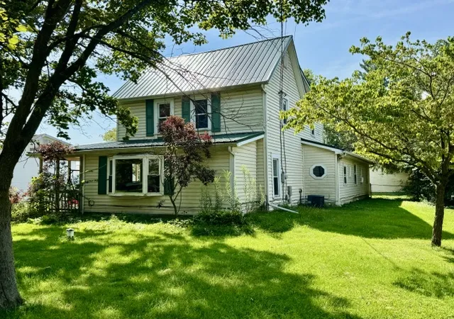 Photo 2 of Sale Pending at 3335 E High St, Springfield, OH 45505 | MLS# 967760 | Listing updated on 2026-09-05