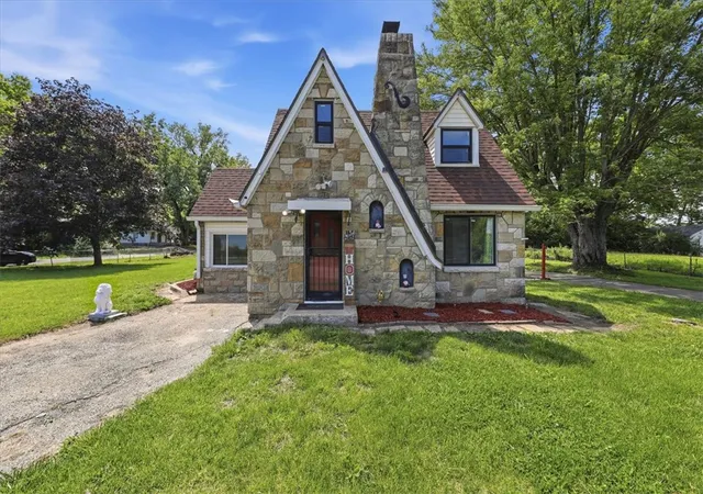 Photo 3 of Single family home for sale at 1541 Mcarthur Ave, Dayton, OH 45417 | MLS# 967885 | Listing updated on 2026-09-02