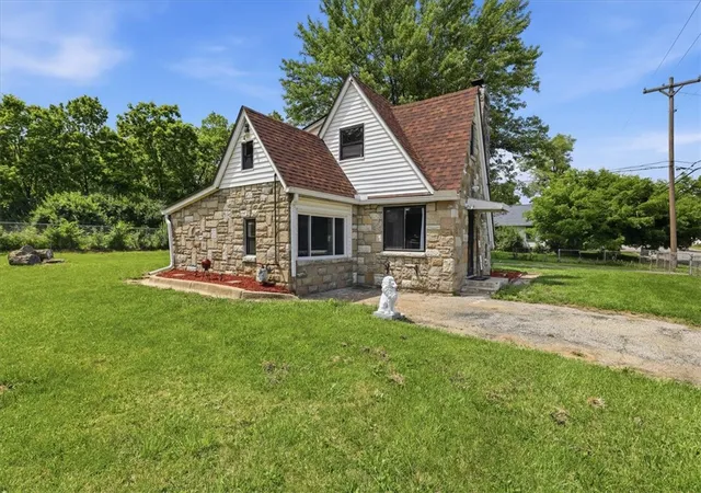 Photo 3 of Single family home for sale at 1541 Mcarthur Ave, Dayton, OH 45417 | MLS# 967885 | Listing updated on 2026-09-02