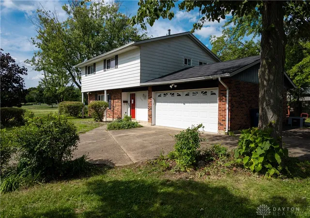 Photo 2 of Single family home for sale at 5741 Toulon Ct, Dayton, OH 45424 | MLS# 967720 | Listing updated on 2026-09-10