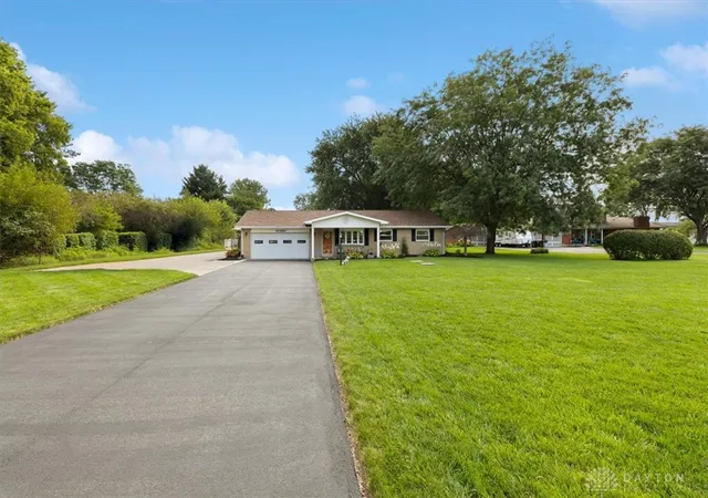 Photo 3 of Single family home for sale at 10950 Pansing Rd, Englewood, OH 45322 | MLS# 967884 | Listing updated on 2026-10-05