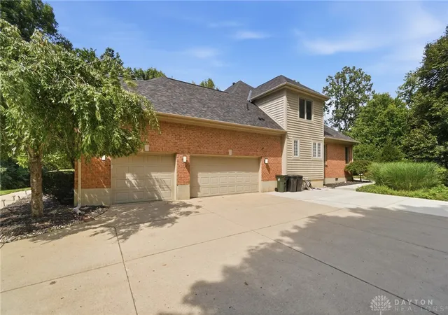 Photo 3 of Single family home for sale at 7373 Deep Woods Ct, Springboro, OH 45066 | MLS# 967368 | Listing updated on 2026-10-06