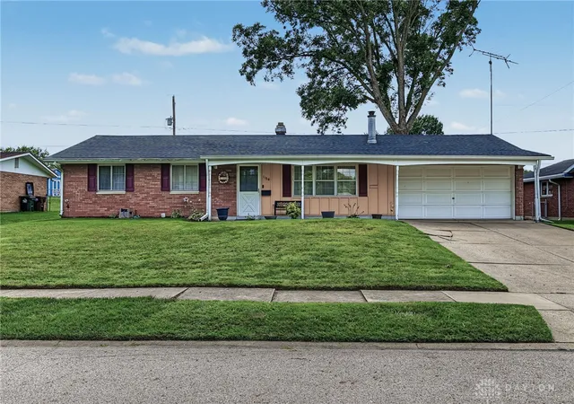 Photo 2 of Single family home for sale at 1154 Rona Pkwy Dr, Fairborn, OH 45324 | MLS# 967827 | Listing updated on 2026-10-07