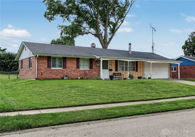 Photo 3 of Single family home for sale at 1154 Rona Pkwy Dr, Fairborn, OH 45324 | MLS# 967827 | Listing updated on 2026-10-07