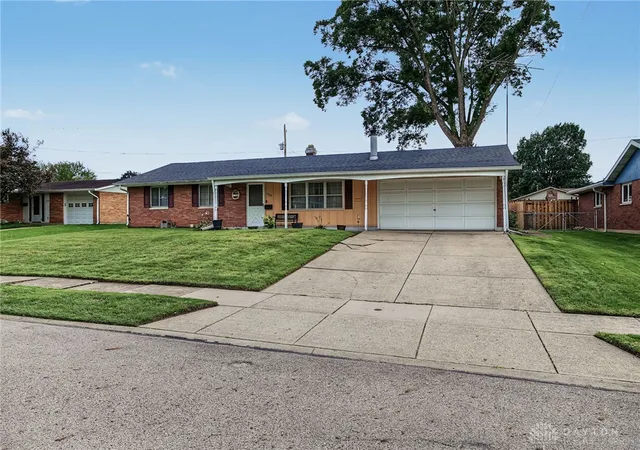 Photo 3 of Single family home for sale at 1154 Rona Pkwy Dr, Fairborn, OH 45324 | MLS# 967827 | Listing updated on 2026-10-07