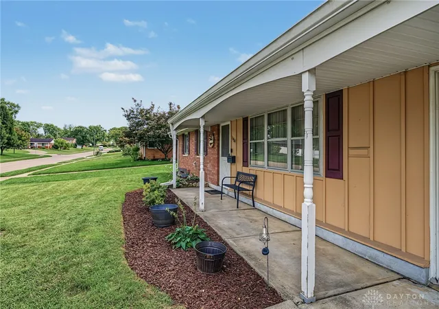 Photo 4 of Single family home for sale at 1154 Rona Pkwy Dr, Fairborn, OH 45324 | MLS# 967827 | Listing updated on 2026-10-07