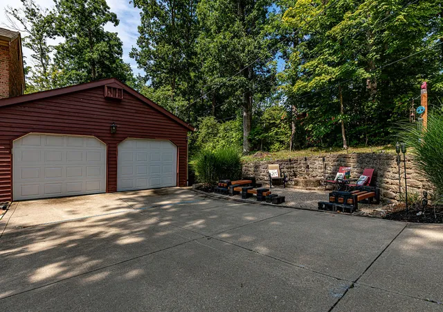Photo 3 of Sale Pending at 7885 Oak Leaf Cir, West Chester, OH 45241 | MLS# 967954 | Listing updated on 2026-09-20