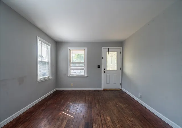 Photo 3 of Sale Pending at 18 N Riverview Dr, Hamilton, OH 45015 | MLS# 967821 | Listing updated on 2026-09-03