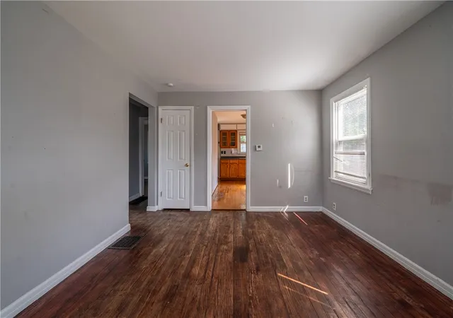 Photo 4 of Sale Pending at 18 N Riverview Dr, Hamilton, OH 45015 | MLS# 967821 | Listing updated on 2026-09-03