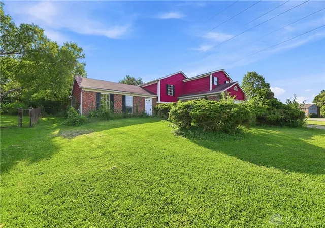 Photo 2 of Sale Pending at 6200 Benzing Dr, Fairfield, OH 45014 | MLS# 967976 | Listing updated on 2026-09-04