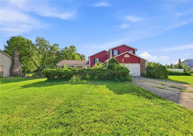 Photo 3 of Sale Pending at 6200 Benzing Dr, Fairfield, OH 45014 | MLS# 967976 | Listing updated on 2026-09-04