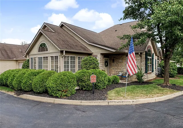Listing Photo 4 - Condo for sale in building located at 2061 Wentworth Vlg Dr, Bellbrook, OH 45305