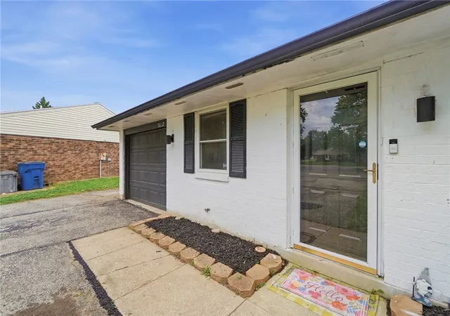 Photo 3 of Sale Pending at 5612 Persian Ct, Dayton, OH 45424 | MLS# 967950 | Listing updated on 2026-09-03