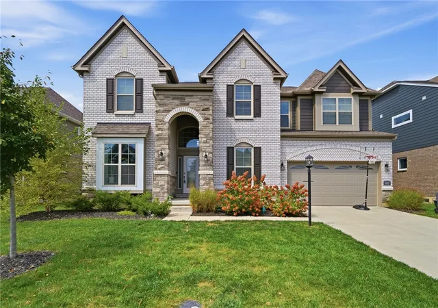 Photo 1 of Single family home for sale at 697 Dewmar Dr, Beavercreek, OH 45434 | MLS# 967289 | Listing updated on 2026-09-16