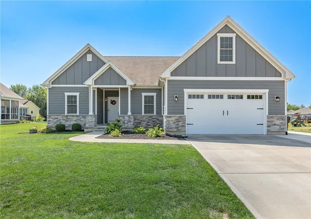 Photo 1 of Sale Pending at 423 Hollywood Blvd, Xenia, OH 45385 | MLS# 967844 | Listing updated on 2026-09-03
