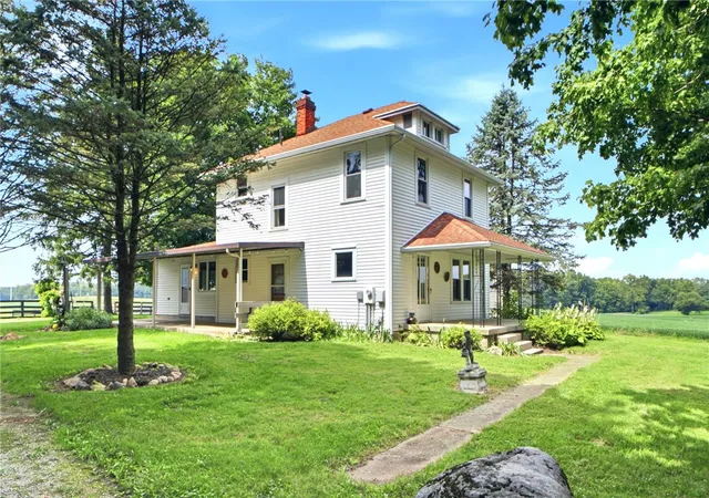 Photo 2 of Single family home for sale at 185 S Valley Rd, Xenia, OH 45385 | MLS# 967940 | Listing updated on 2026-09-30