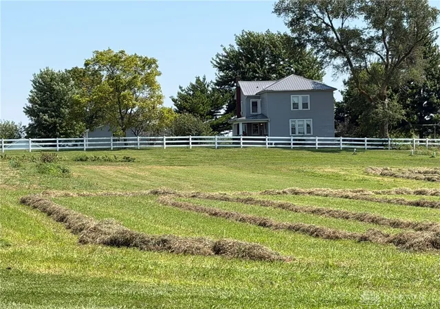Photo 3 of Single family home for sale at 798 S Farmersville Johnsville Rd, New Lebanon, OH 45345 | MLS# 967845 | Listing updated on 2026-10-05