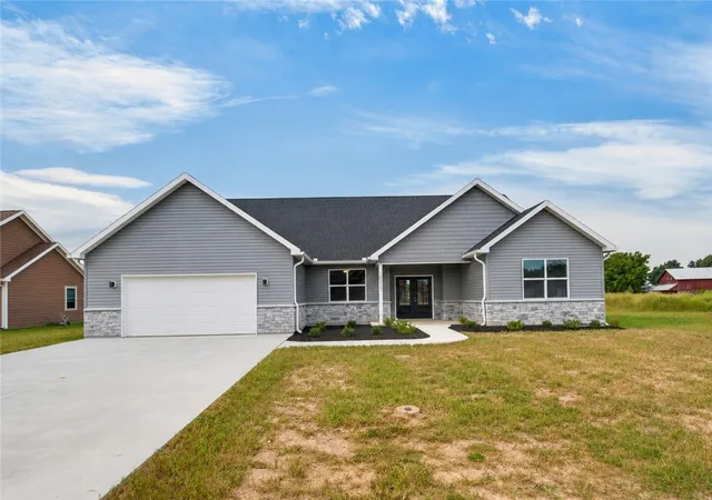 Photo 1 of Single family home for sale at 2650 Pleasant View Dr, Troy, OH 45373 | MLS# 968000 | Listing updated on 2026-09-12