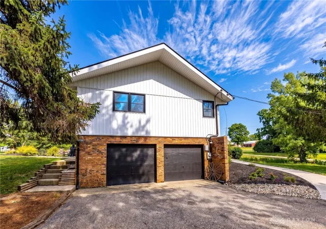 Photo 4 of Single family home for sale at 1394 Kirby Rd, Lebanon, OH 45036 | MLS# 968017 | Listing updated on 2026-09-29