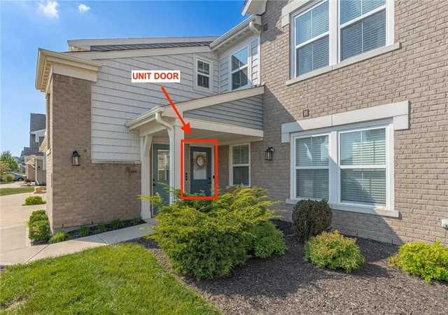 Listing Photo 2 - Condo for sale in building located at 46 Waterlily Dr, Springboro, OH 45066 - Unit #