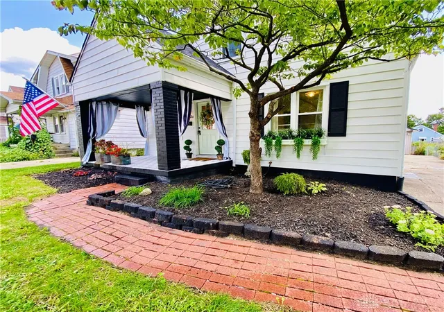 Photo 3 of Single family home for sale at 1820 Rosemont Blvd, Dayton, OH 45420 | MLS# 967948 | Listing updated on 2026-09-12