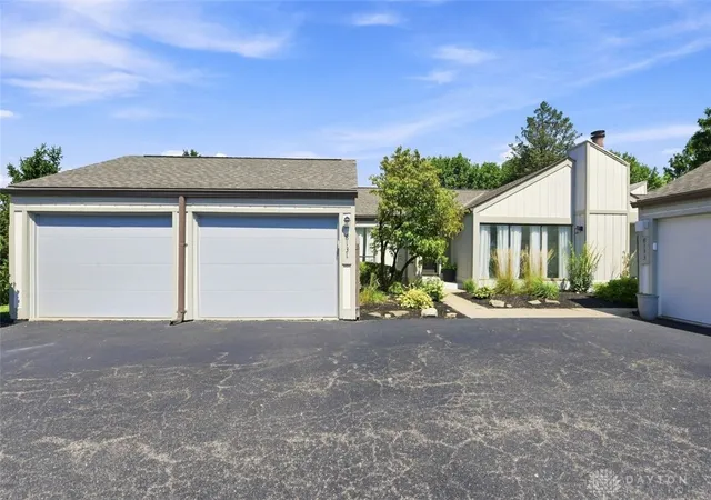 Photo 2 of Sale Pending at 8131 Timbertree Way, West Chester, OH 45069 | MLS# 968031 | Listing updated on 2026-09-09