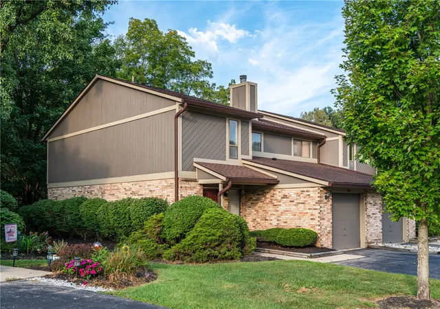 Photo 3 of Condo for sale at 696 Hidden Valley Ct, Fairborn, OH 45324 | MLS# 967990 | Listing updated on 2026-09-09