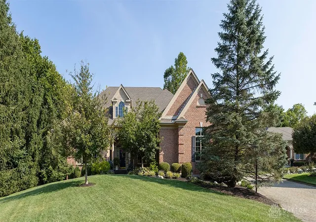 Photo 2 of Single family home for sale at 15 Aspen Woods Dr, Springboro, OH 45066 | MLS# 968040 | Listing updated on 2026-09-03