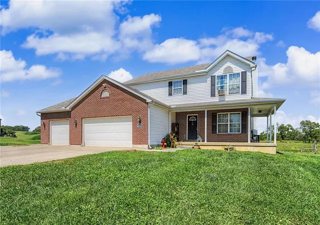 Photo 2 of Single family home for sale at 3436 Beal Rd, Franklin, OH 45005 | MLS# 968068 | Listing updated on 2026-09-03